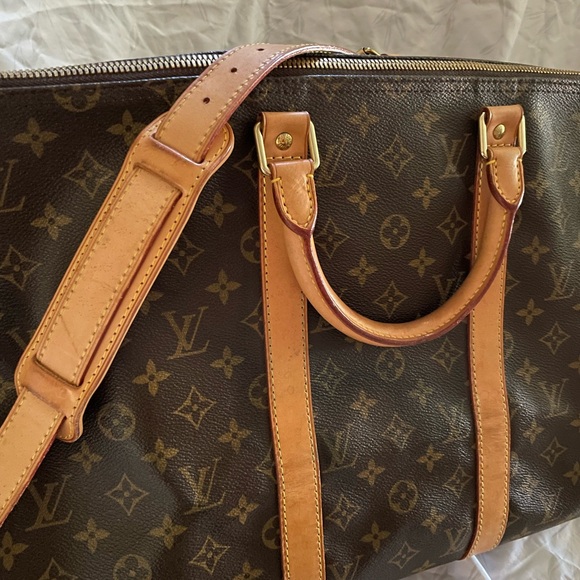 Louis Vuitton: Keepall Bandoulière 50 Travel Bag - Picture 2 of 8